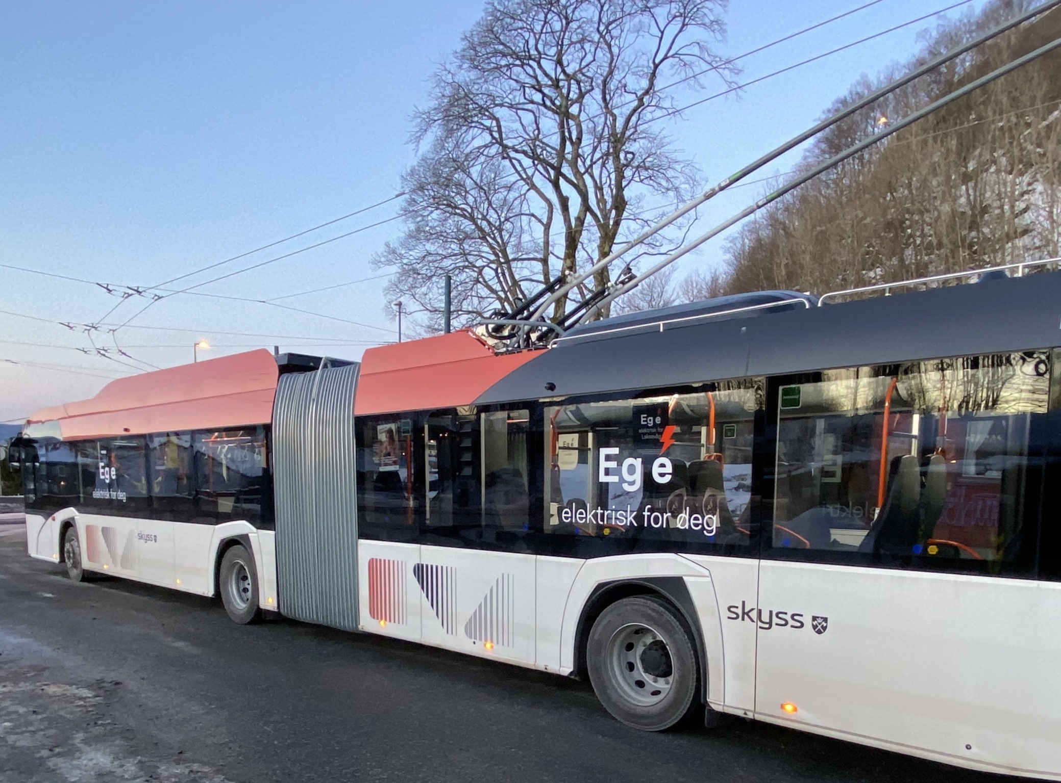 Trolleybuss ved endeholdeplassen på Birkelundstoppen